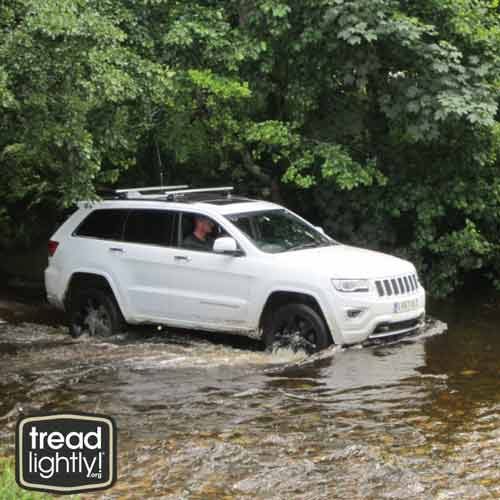 4x4 in water